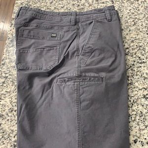 Field and stream  blue men’s size 36 x 32 khaki like cargo like pants